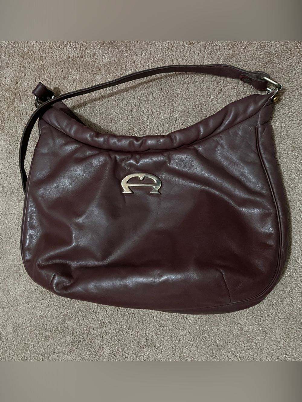 Women’s Vintage Etienne Aigner Shoulder Bag in Burgundy Leather